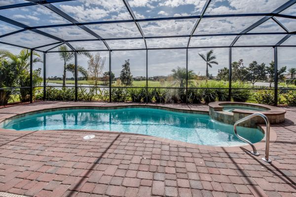 Cost of Pool Enclosure Cleaning in Ringgold