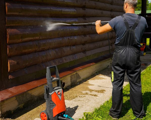 Cost of Log Home Pressure Washing in Ringgold