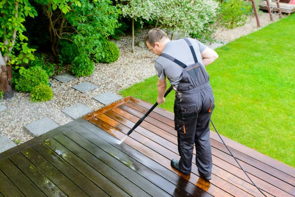 Cost of Deck And Patio Cleaning in Ringgold