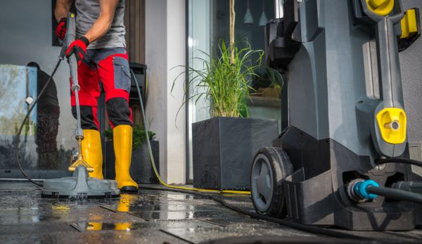 Commercial Pressure Cleaning in Ringgold