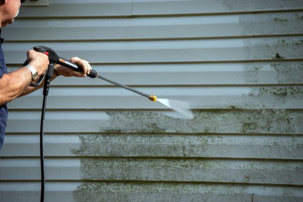 Cost of Vinyl Siding Power Washing in Ringgold