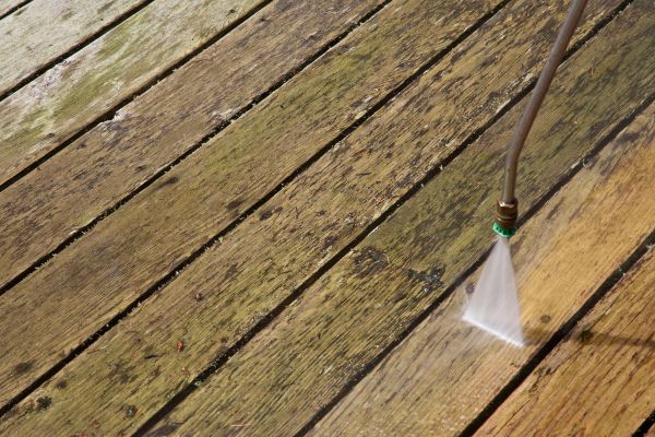 Cost of Deck Mold Removal in Ringgold