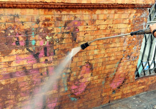 Cost of Brick Graffiti Cleaning in Ringgold