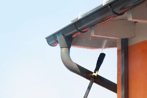 Cost of Eaves Power Washing in Ringgold