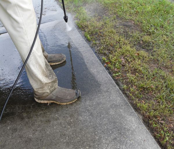 Cost of Concrete Slab Powerwashing in Ringgold